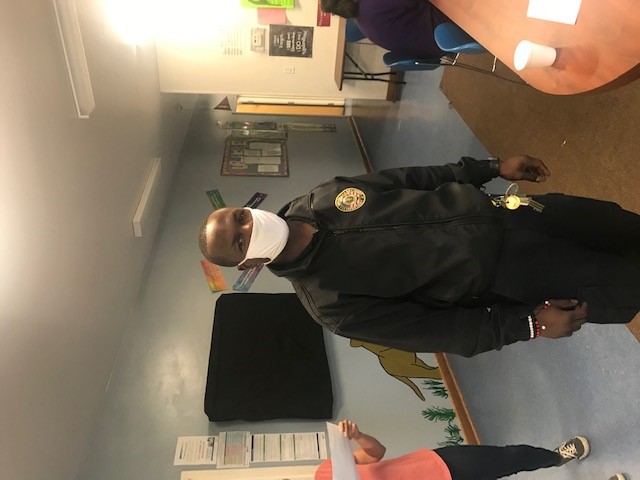 IDOC staff member wearing mask in the facility